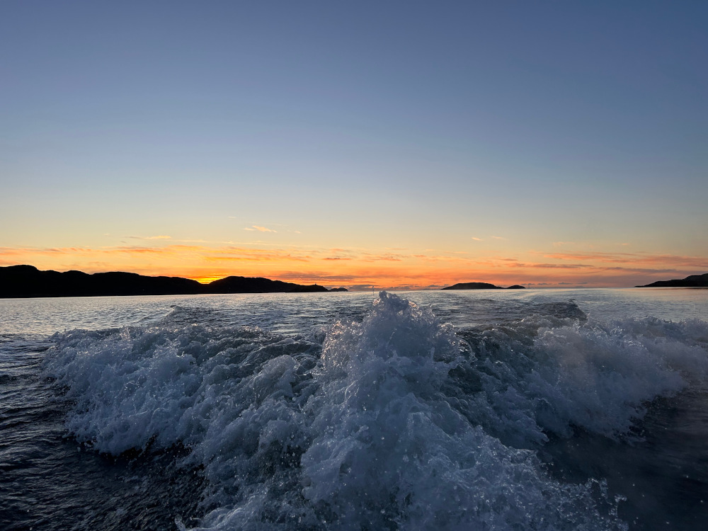 Julie-Ann's wake in the setting sun